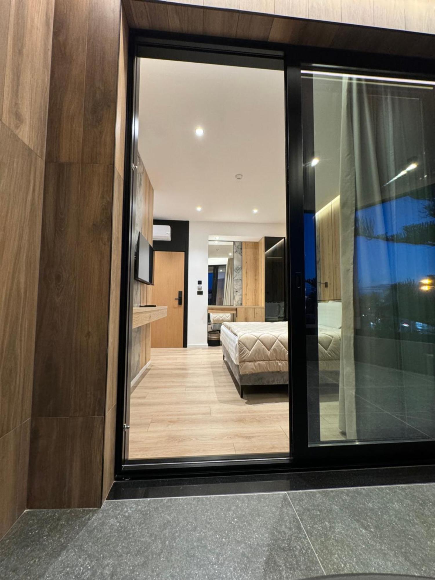 Joni Hotel 4*
