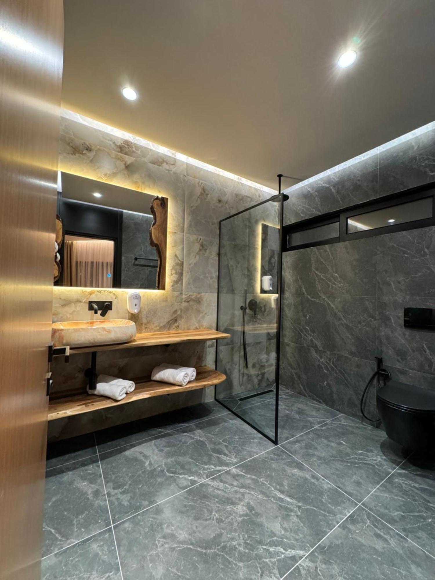 Joni Hotel