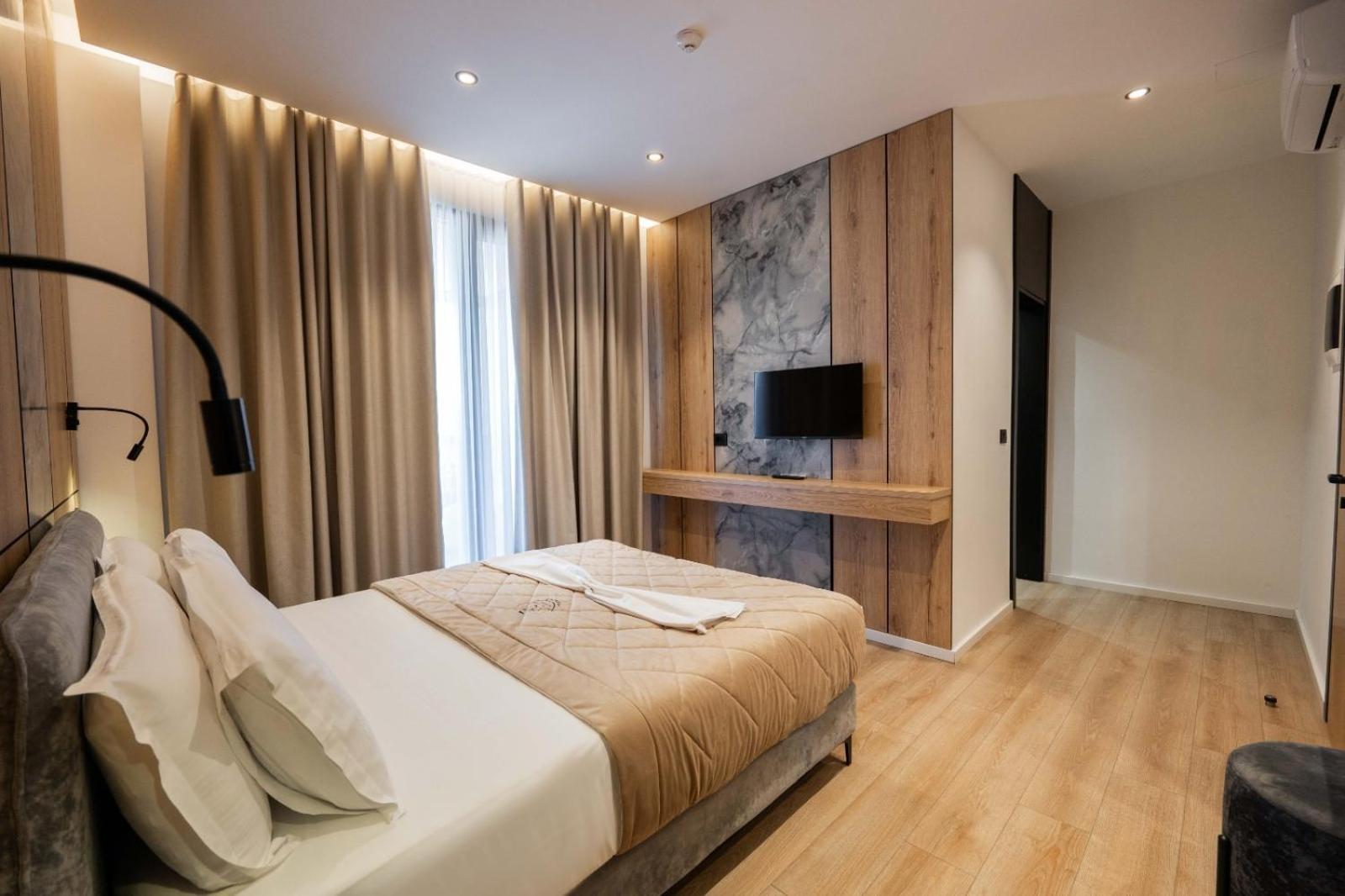 Joni Hotell 4*